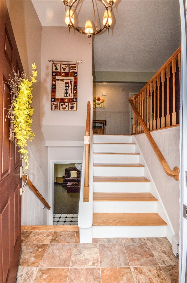 4 Lancelot Dr unit 33/0024, Hooksett, NH 03106 - photo 2