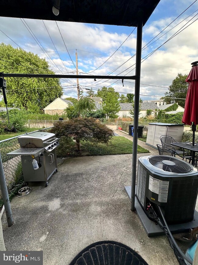 5125 Westland Blvd, Halethorpe, MD 21227 - photo 2