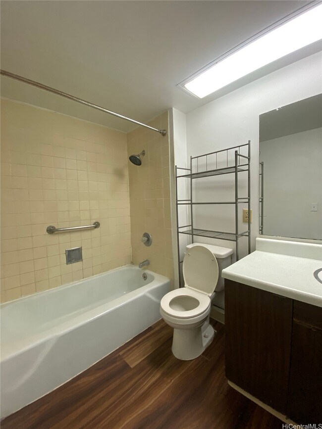 Makaha Valley Towers unit 302, Waianae, HI 96792 - photo 4