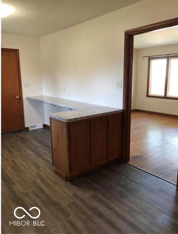 624 E Fairview Dr, Greenwood, IN 46142 - photo 4