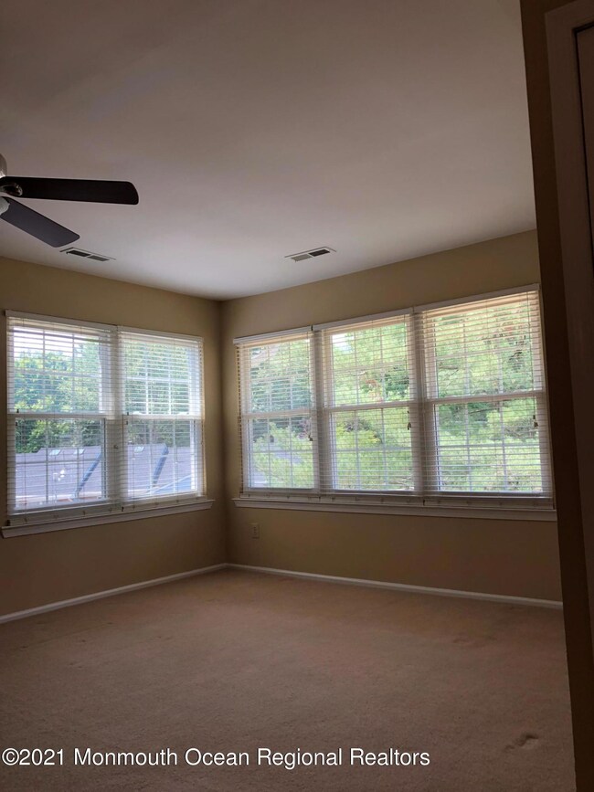 55 Snowburry Ct unit 292, Red Bank, NJ 07701 - photo 5