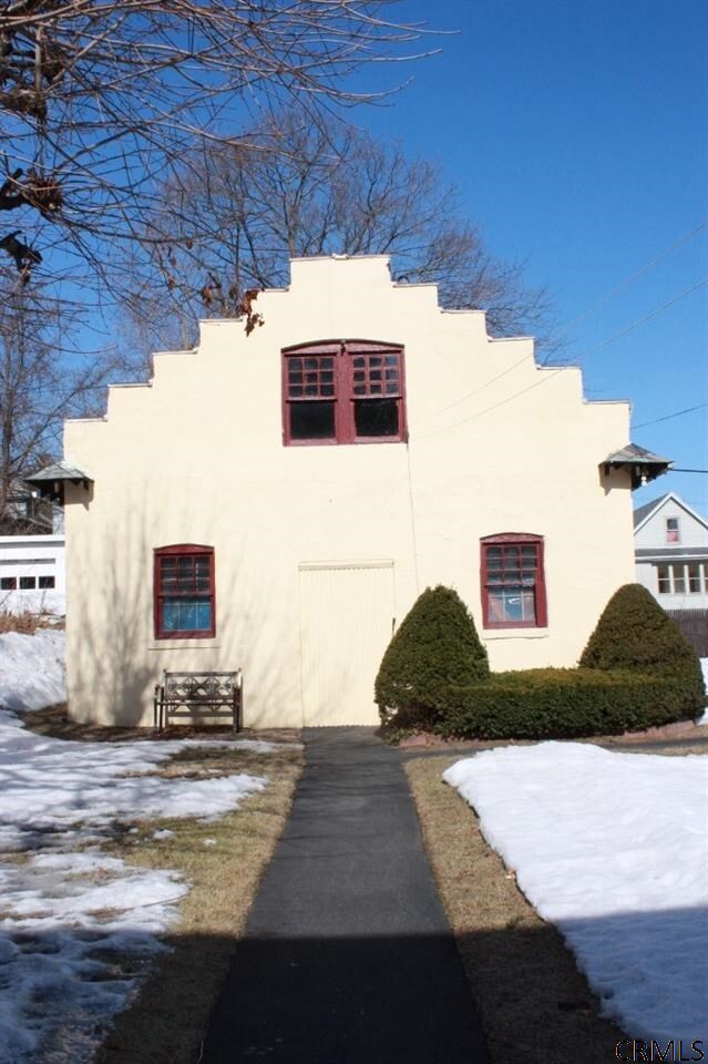 106 S Allen St, Albany, NY 12208 - photo 5