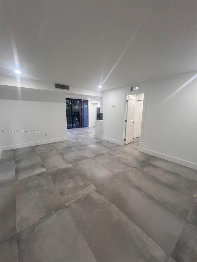 8600 SW 133rd Avenue Rd unit 319, Miami, FL 33183 - photo 5