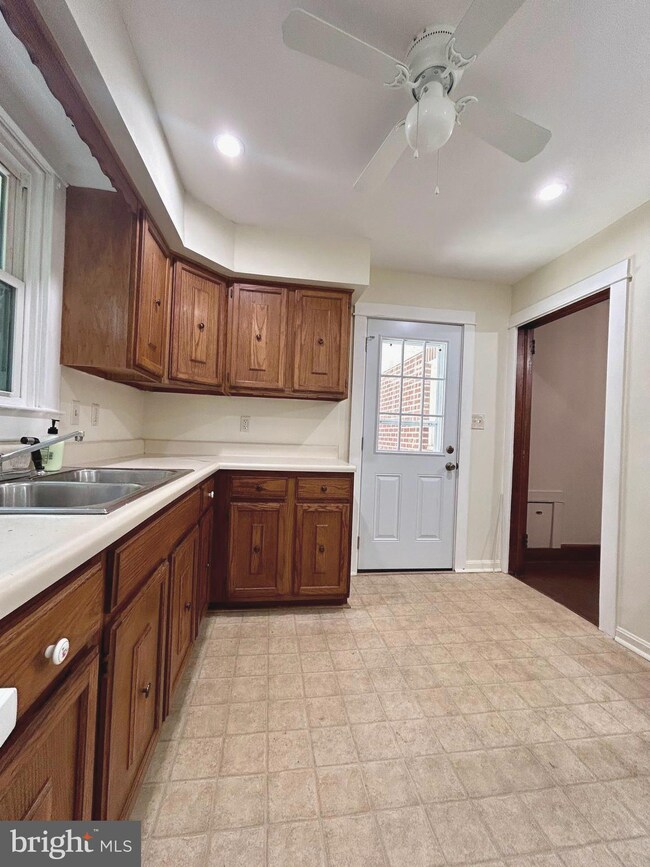 1318 Abingdon Rd, Abingdon, MD 21009 - photo 3