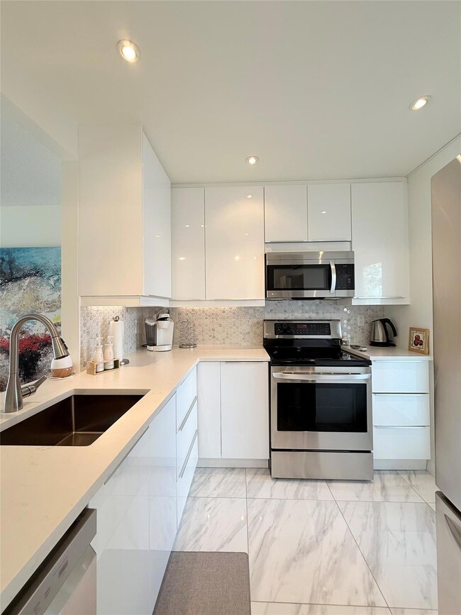 4706 NW 36th St unit 412, Lauderdale Lakes, FL 33319 - photo 5