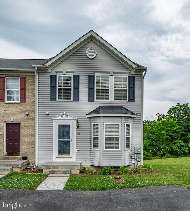 511 Hupps Hill Ct, Strasburg, VA 22657 - photo 6