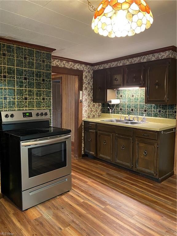 Kitchen 15 x 12