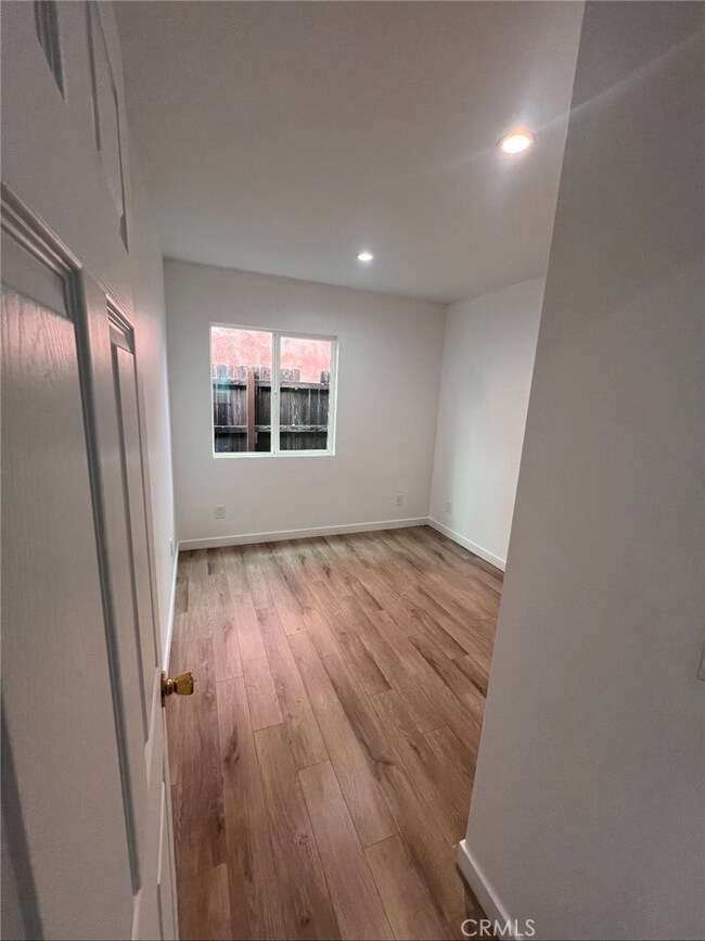 1207 E 23rd St unit 1/2, Los Angeles, CA 90011 - photo 6