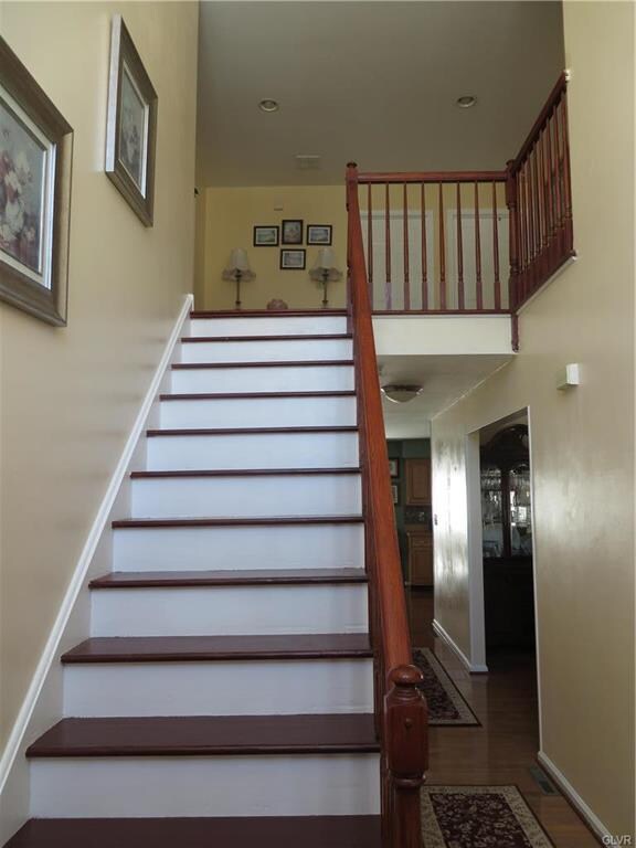 6951 Hearth Ln, Macungie, PA 18062 - photo 3