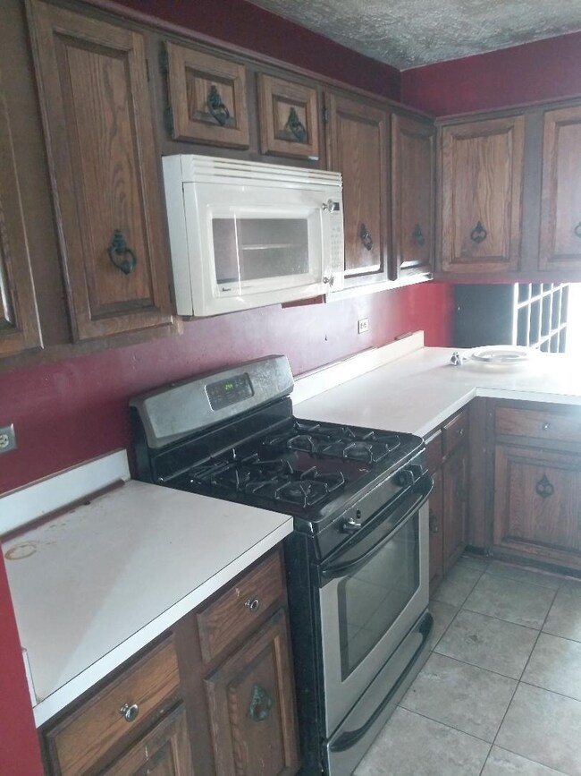 2404 Provincetown Dr, Country Club Hills, IL 60478 - photo 7