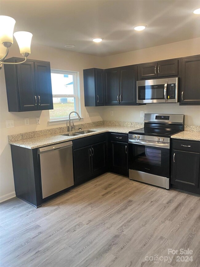 1225 Dodd St, Shelby, NC 28152 - photo 6