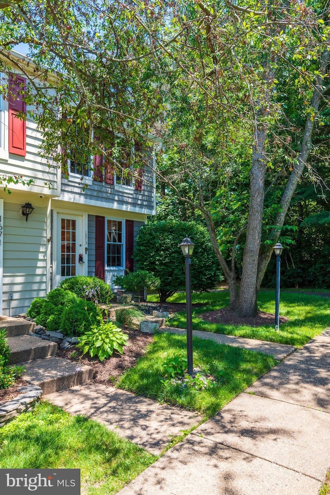 1673 Fieldthorn Dr, Reston, VA 20194 - photo 6