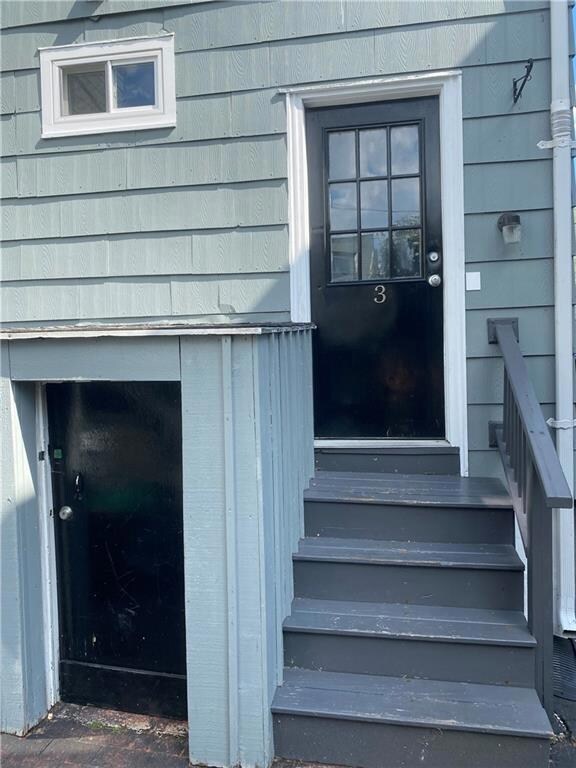 6 Tyler St unit 3, Newport, RI 02840 - photo 2