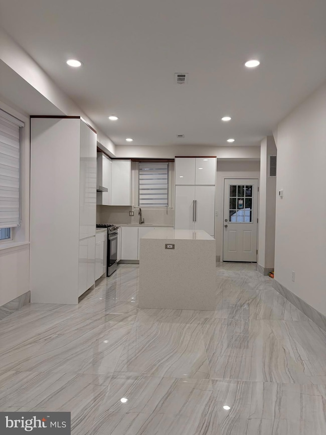 726 Roxboro Place NW, Washington, DC 20011 - photo 2