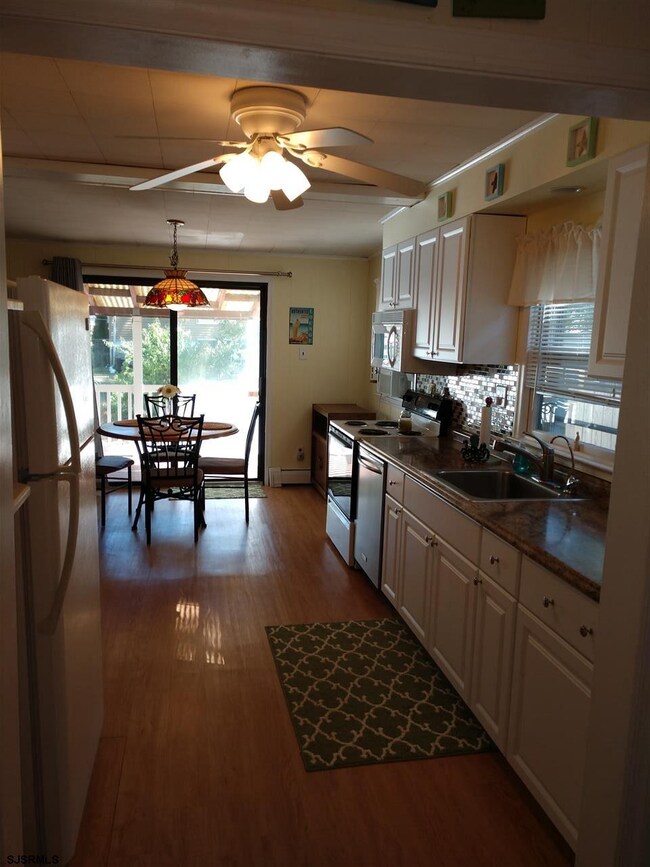 411 Dobbs Ave, Somers Point, NJ 08244 - photo 4