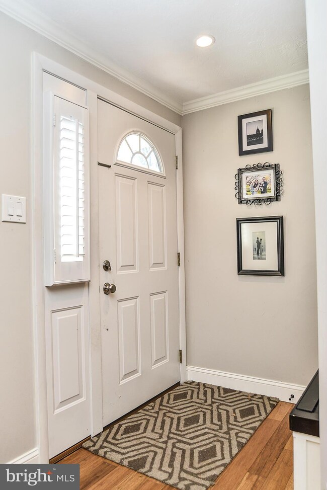 5910 Peregrine Dr, Burke, VA 22015 - photo 3