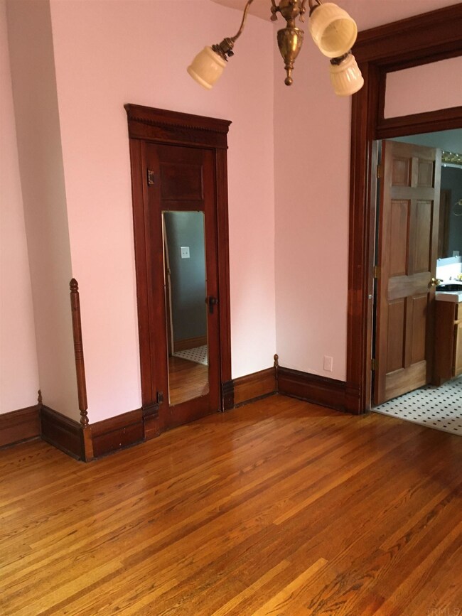 119 W Mechanic St, Bloomfield, IN 47424 - photo 7