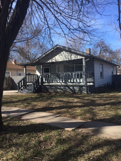 this home has great curb apeal