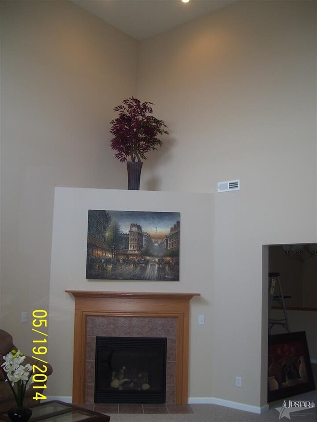 Gas, Ceramic, Corner Fireplace in Great Room
