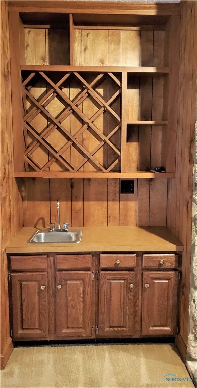 WET BAR IN FAM RM