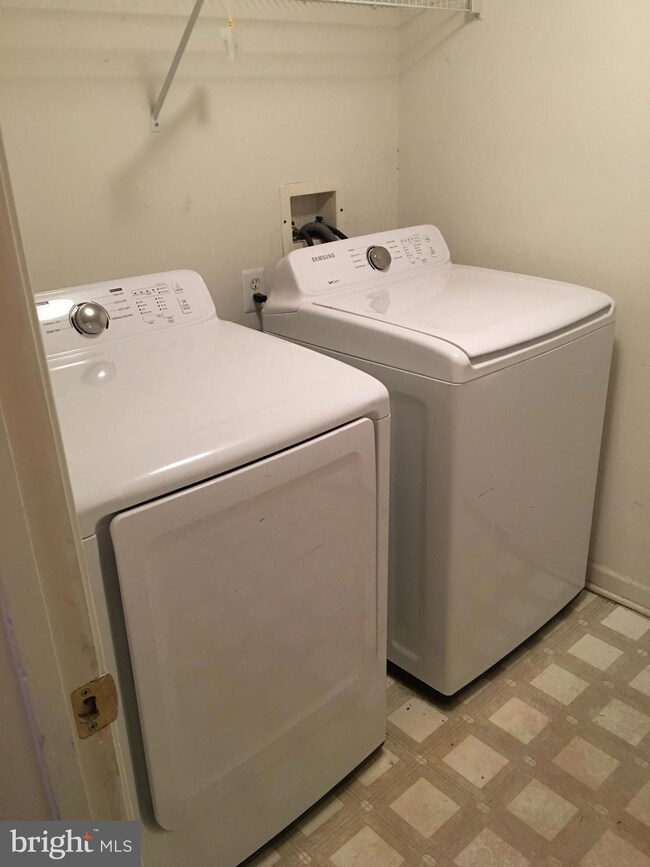 21205 Delevan Way, Germantown, MD 20876 - photo 5