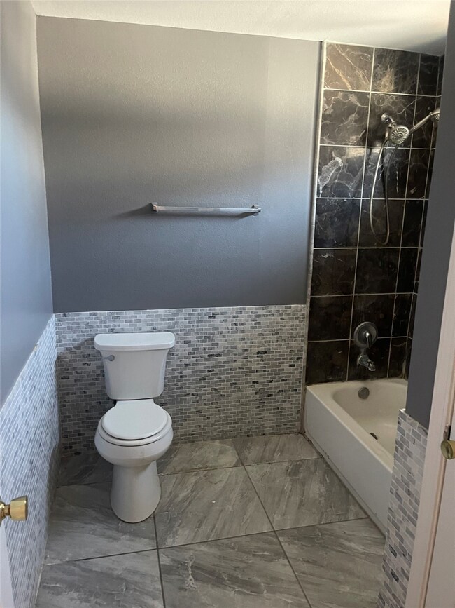 2802 Iris Valley Way, Houston, TX 77038 - photo 5