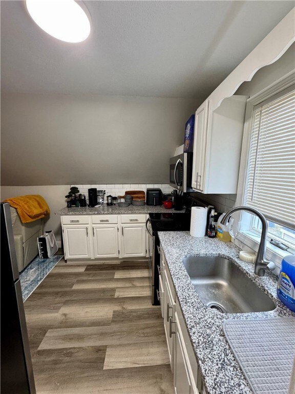 15 Rock St unit 2, Bristol, RI 02809 - photo 2