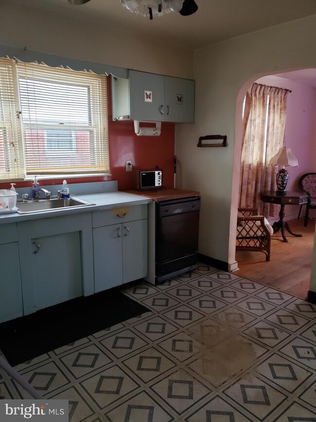 137 S Browning Ave, Somerdale, NJ 08083 - photo 5