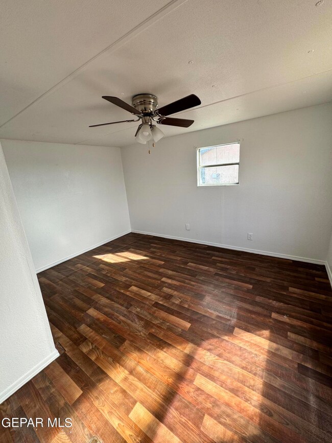 11420 Roseville Dr unit B, El Paso, TX 79927 - photo 4