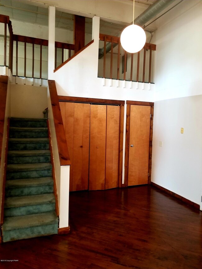 633 Mckinley St unit 104, Hazleton, PA 18201 - photo 4