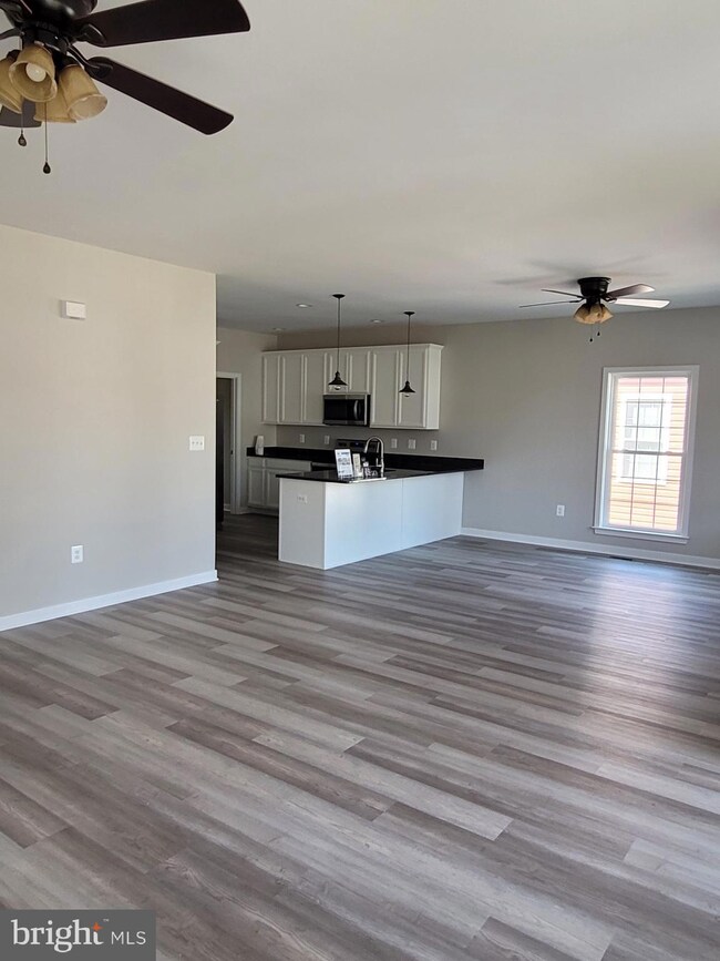 7 Bancroft Ave, Colonial Beach, VA 22443 - photo 4