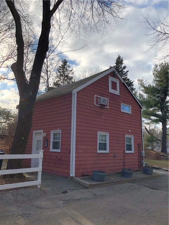 19 W Wrentham Rd unit B, Cumberland, RI 02864 - photo 2