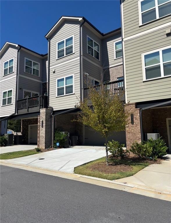 2228 Fern Park Dr, Chamblee, GA 30341 - photo 2