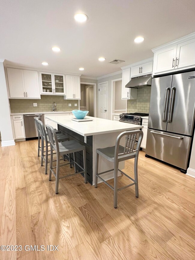 28 Old Orchard Rd, Riverside, CT 06878 - photo 3