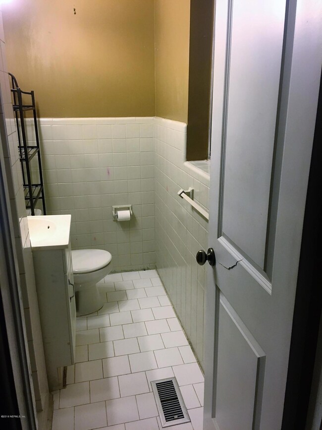 6146 Autlan Dr, Jacksonville, FL 32210 - photo 6