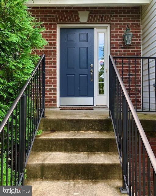 21129 Hickory Forest Way, Germantown, MD 20876 - photo 2