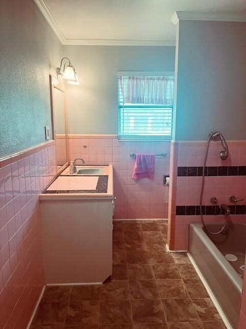 Hall way full bath
