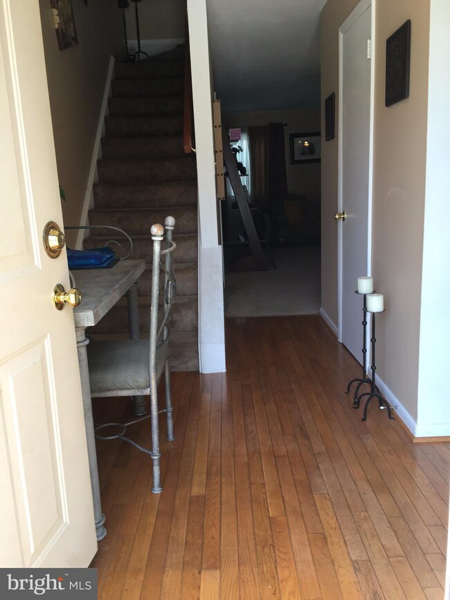 7026 Cipriano Woods Ct, Lanham, MD 20706 - photo 2