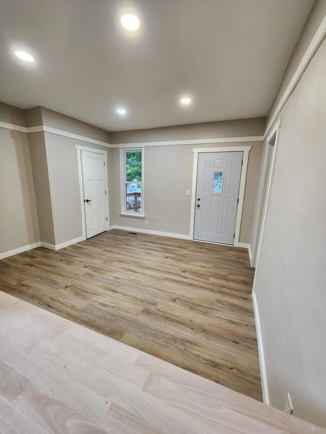 448 N 6th St, Cambridge, OH 43725 - photo 5