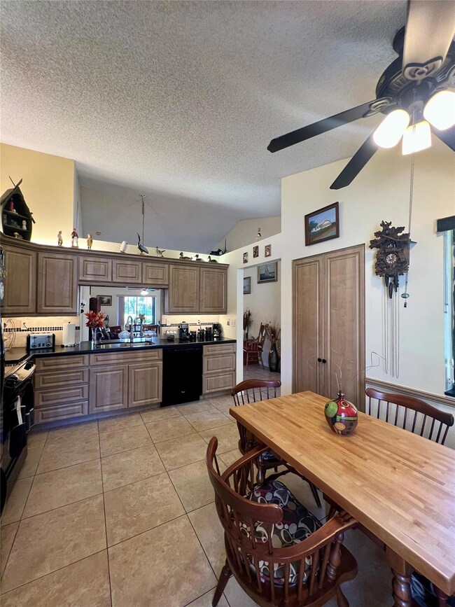 7123 Mimosa Way, Tamarac, FL 33321 - photo 4