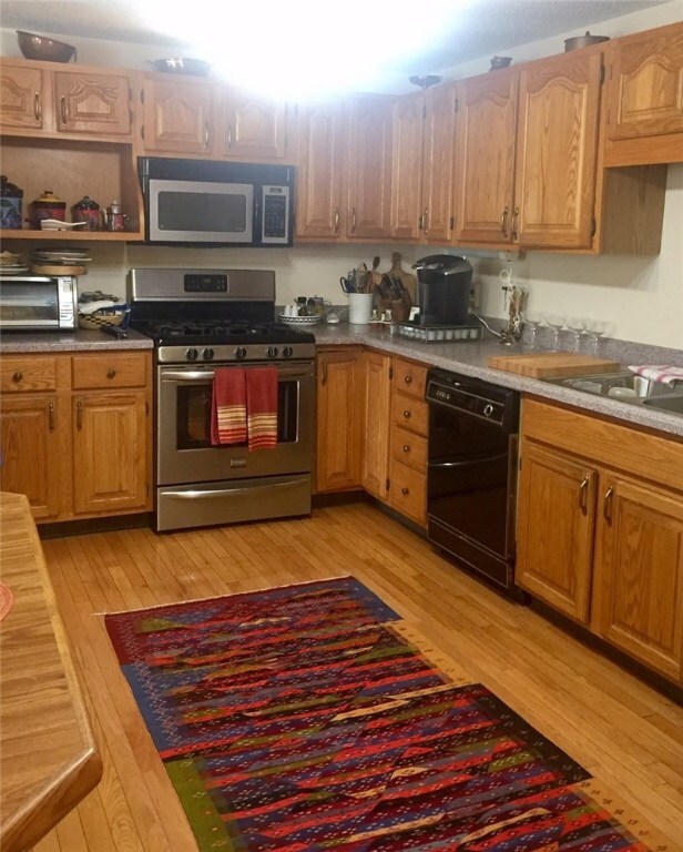 Eat-In-Kitchen, Hardwood Flooring~