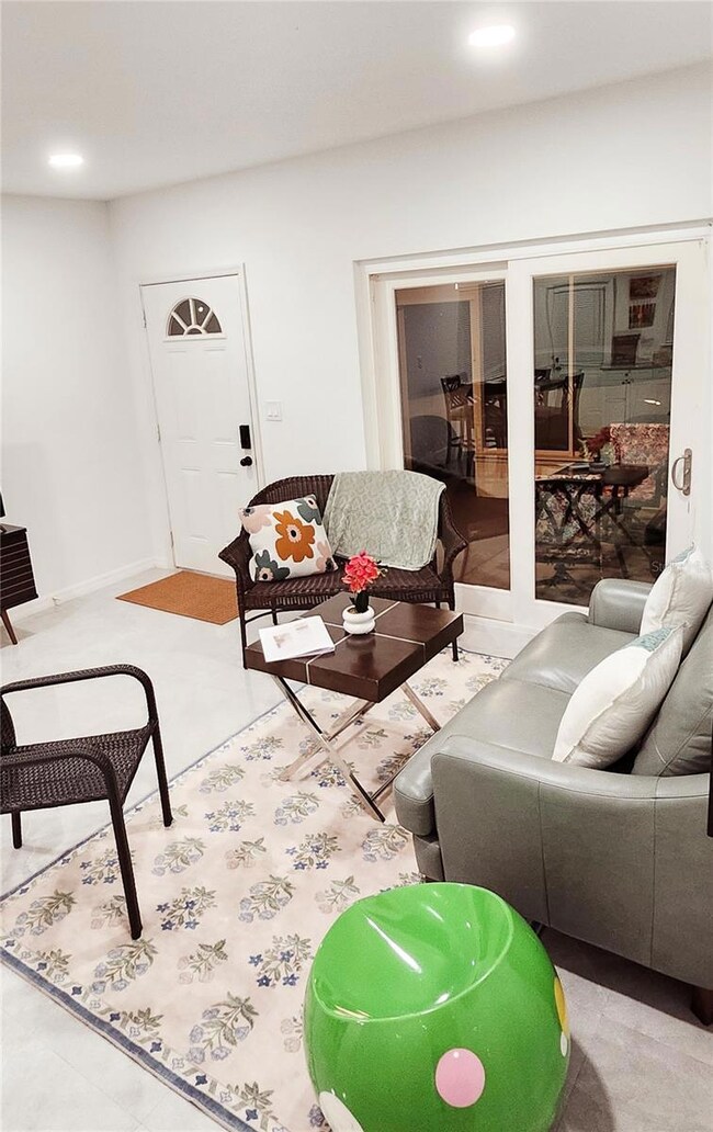 4219 Des Moines St NE, Saint Petersburg, FL 33703 - photo 7