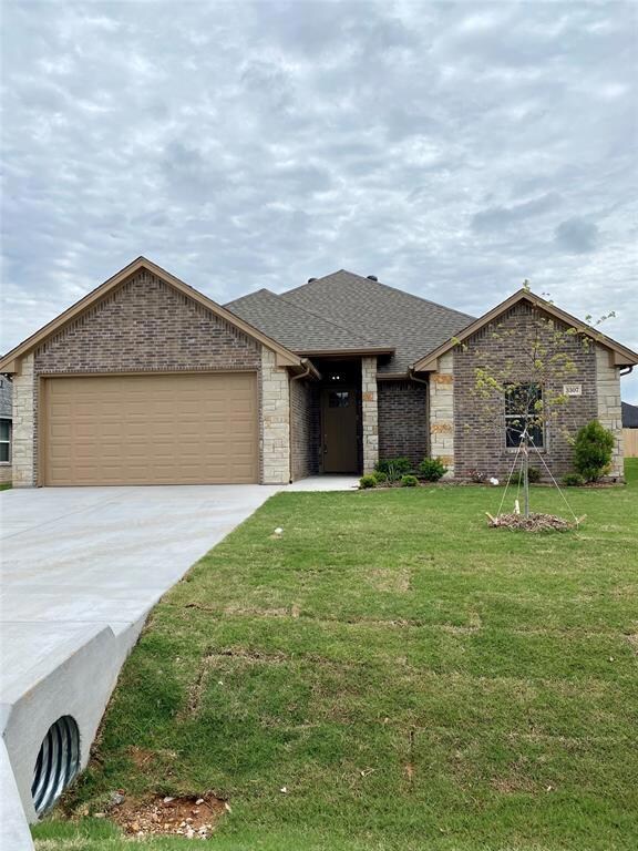 3307 Windcrest Dr, Granbury, TX 76049 - photo 2