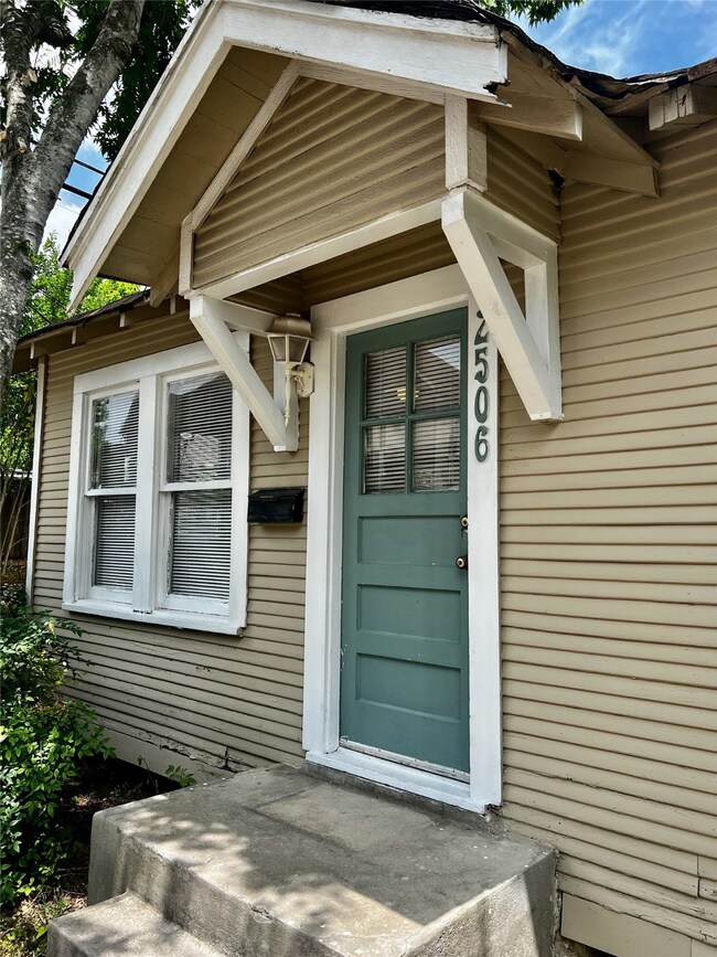 2506 Columbia St, Houston, TX 77008 - photo 2