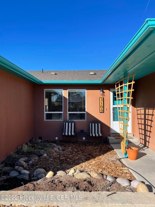 F9D48F21-4798-47F4-AE53-8DABBE16A057