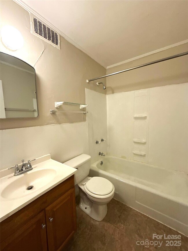 2126 E 7th St unit 107, Charlotte, NC 28204 - photo 7