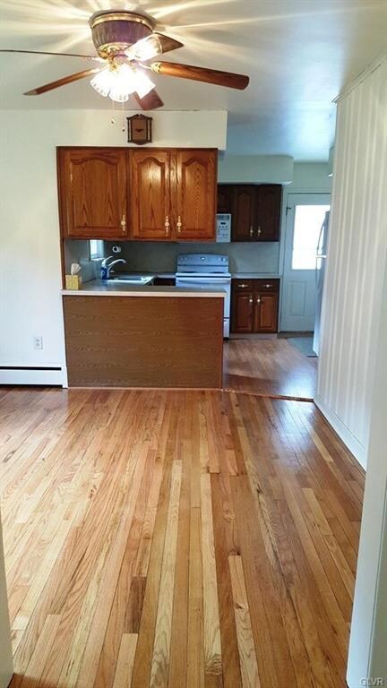 4101 Chestnut Dr, Center Valley, PA 18034 - photo 4