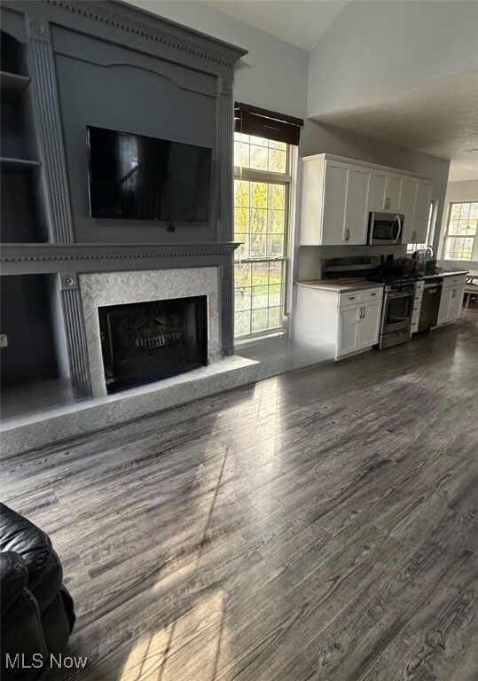 26985 Glenside Ln, Olmsted Falls, OH 44138 - photo 6