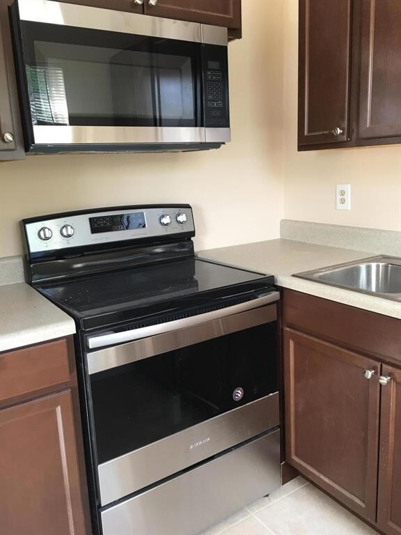 24 Norwich A, West Palm Beach, FL 33417 - photo 2