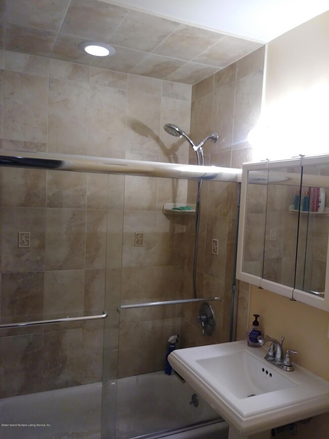 169 Cromwell Avenue FULL BATH